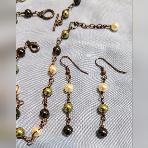 Swarovski Pearls Wire-wrapped in Copper Jewelry: Necklace, Bracelet and Earrings - Picture 4 of 8